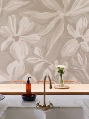 Papier peint panoramique floral beige élégant pour des intérieurs sereins