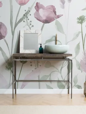 Aquarell Fototapete mit grosen rosa und lila Blumen