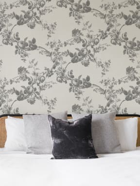 Grey Vintage Floral Pattern Mural Adds Classic Elegance