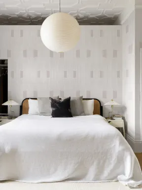 Neutral Calming Lines and Curves Repeat Pattern Wallpaper