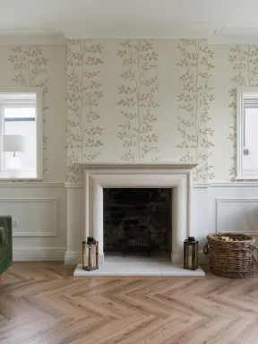 Papier peint beige à motif botanique pour des espaces sereins