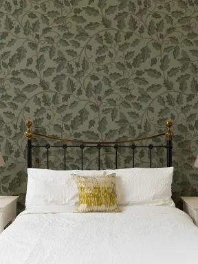 Green Oak Leaf Pattern Nature Mural For Botanical Charm