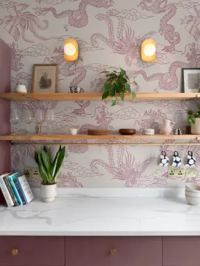 Papier peint des contours du dragon chinois et du phénix en framboise