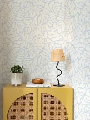Papier Peint Bleu Ciel et Crème avec des Formes Abstraites Ondulées