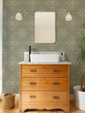 Papier peint panoramique à effet de carreaux décoratifs motif Azulejo vert foncé