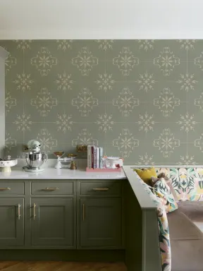 Papier peint panoramique à effet de carreaux décoratifs motif Azulejo vert foncé