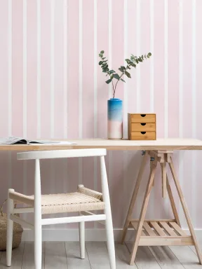 Papier Peint Panoramique Rayures Verticales en Rose Pâle et Blanc