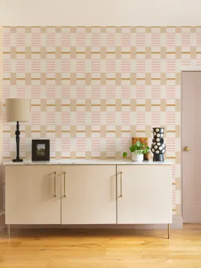 Papier peint panoramique en damier rose et jaune