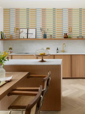 Papier peint multicolore rayé à motif géométrique pour enfants