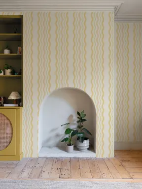 Papier peint jaune ondulé à rayures Ric Rac