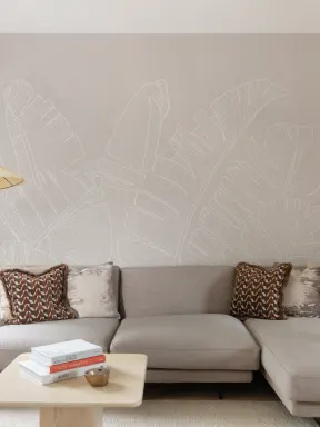 Papier Peint Panoramique Beige avec Feuilles de Bananier Grandes aux Contours Gris