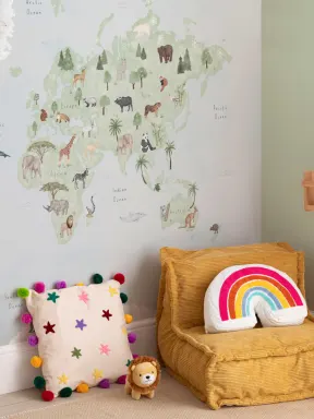Fototapete mit Aquarell Weltkarte und Tieren für Kinder