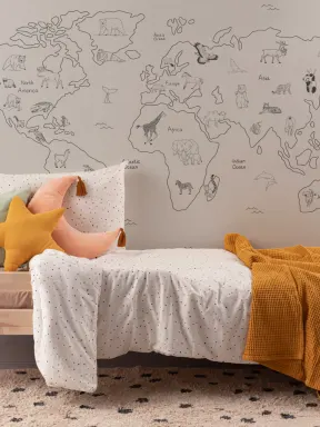 Neutrale Kinderzimmer Fototapete mit illustrierter Weltkarte