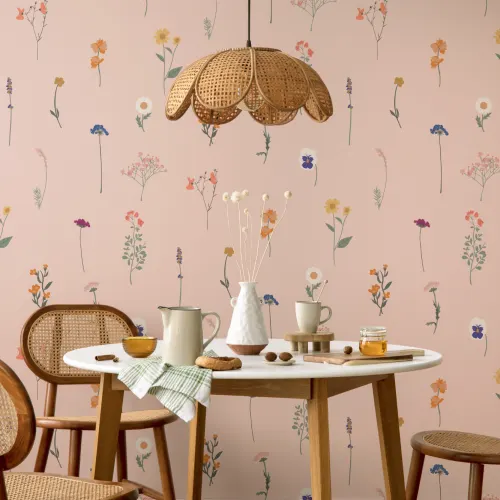 Papel de parede com padrão de repetição de flores prensadas cor-de-rosa