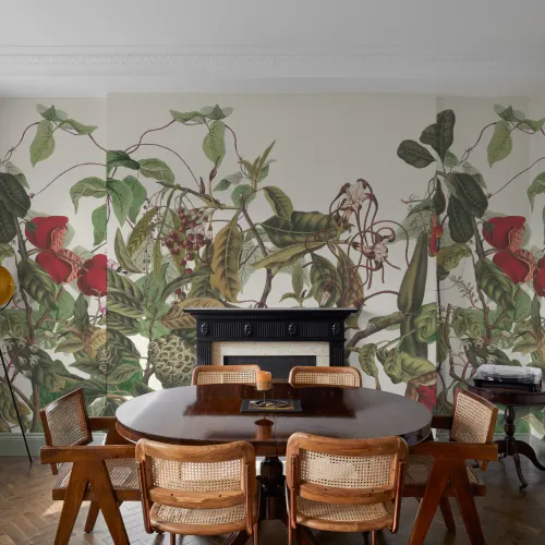 Üppige botanische Fototapete im Vintage-Stil mit tropischen Blumen und Blättern in Farbe
