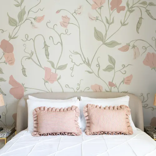Pink Sweet Pea Floral & Vines Murale