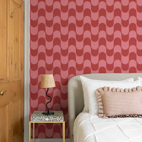 Pink & Red Retro Wavy Striped Wallpaper
