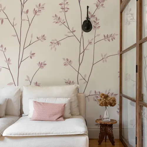 Zachtroze botanische charme muurschildering voor serene ruimtes