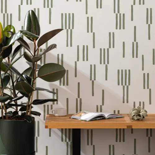 Papel pintado geométrico de líneas verticales pintado a mano en musgo