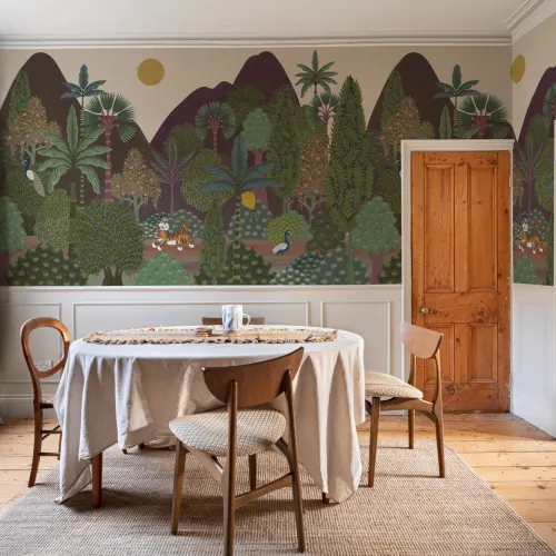 Flerfarvet fototapet med jungledyr i dagtimerne
